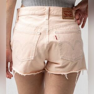 W28” Levi’s 501 high waisted cut-offs in peach